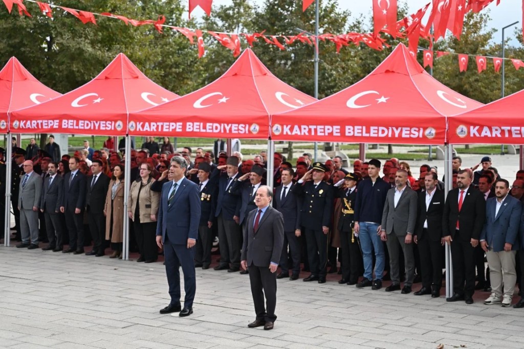 Kartepe'de Cumhuriyet coşkusu meydanda başladı - 3. görsel