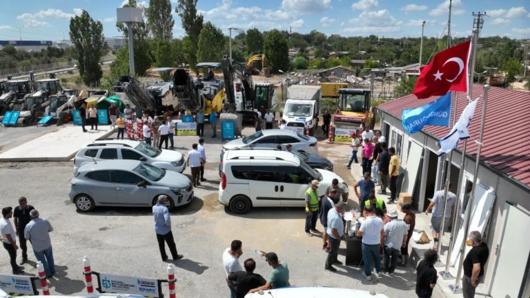 Kocaeli’de dört ilçeye 2,8 milyar liralık yol hamlesi