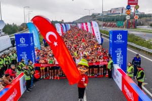 Osmangazi Köprüsü’nde Cumhuriyet Koşusu yapıldı