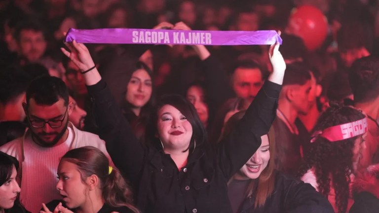 Yağmura rağmen meydanda Sagopa Kajmer coşkusu